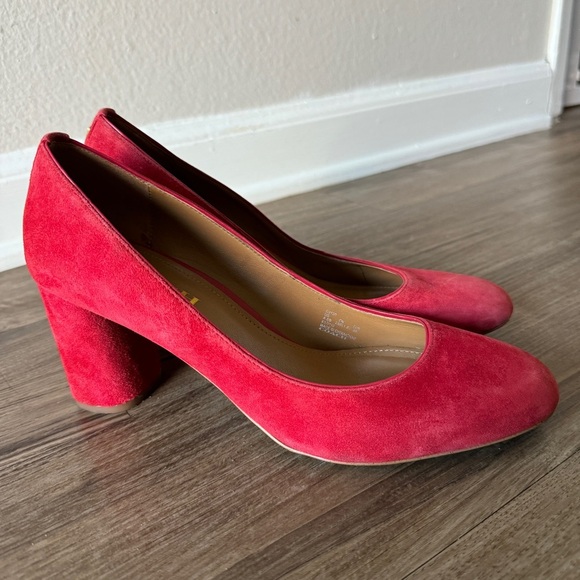 Coach Georgina Red Suede Pump Size 8.5 heels - Picture 2 of 11